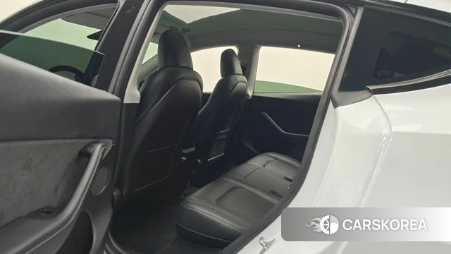 Tesla Model Y 2023 Белый из Кореи, фото 2