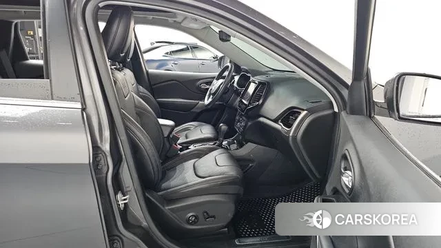 Jeep Cherokee (KL) id 3499296 из Кореи 2