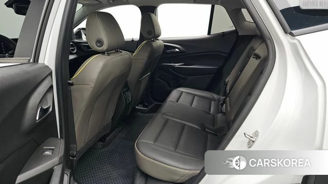 Chevrolet (GM Daewoo) Trax Crossover 2024 Белый из Кореи, фото 2