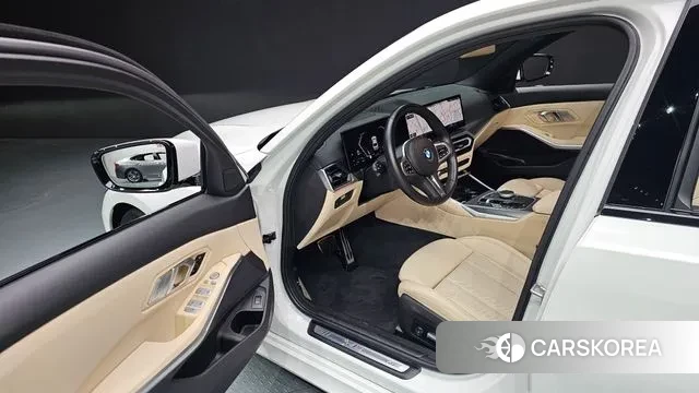 BMW 3 Series (G20) 2023 Белый из Кореи, фото 2