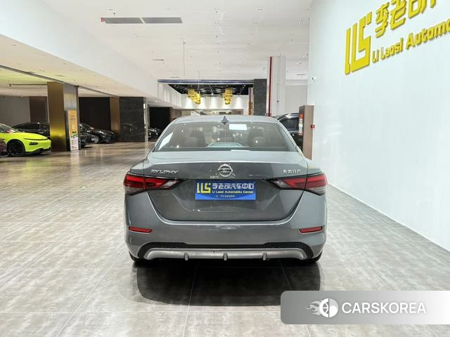 Nissan Xuan Yi 2022 Темно-серый из Китая, фото 2