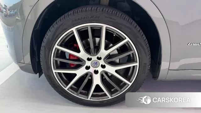 Maserati Levante 2018 Серый из Кореи, фото 2