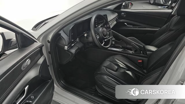 Hyundai Avante (CN7) 2021 Серебристо-серый из Кореи, фото 2