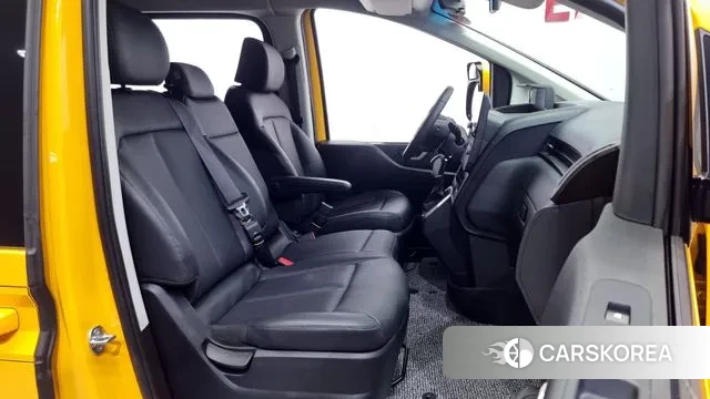 Hyundai Staria 2024 Желтый из Кореи, фото 2