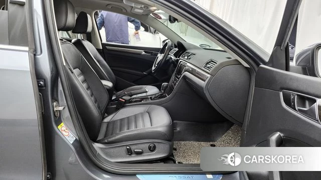 Volkswagen The New Passat 2018 Серый из Кореи, фото 2