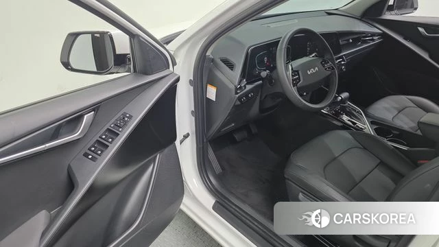 Kia Di Ol Nu Niro 2022 Белый из Кореи, фото 2
