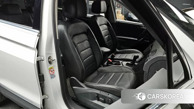 Volkswagen Tiguan second Generation 2019 Белый из Кореи, фото 2