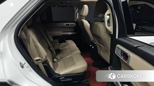 Ford Explorer 6th Generation 2021 Белый из Кореи, фото 2