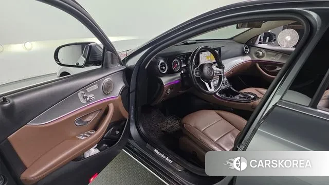 Mercedes-Benz E-Class W213 2019 Серый из Кореи, фото 2