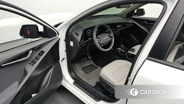 Kia Di Ol Nu Niro 2022 Белый из Кореи, фото 2