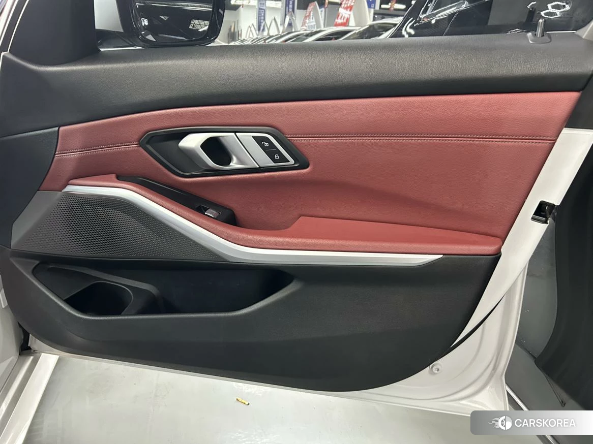 BMW 3 series 2022 Белый из Китая, фото 2
