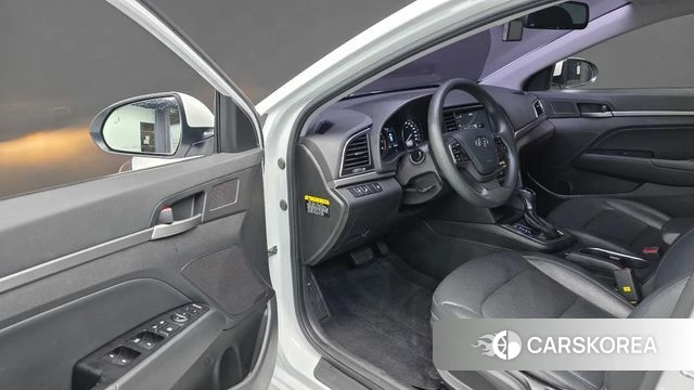Hyundai Avante AD 2018 Белый из Кореи, фото 2