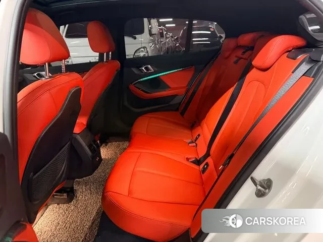 BMW 1 Series (F40) 2021 Белый из Кореи, фото 2