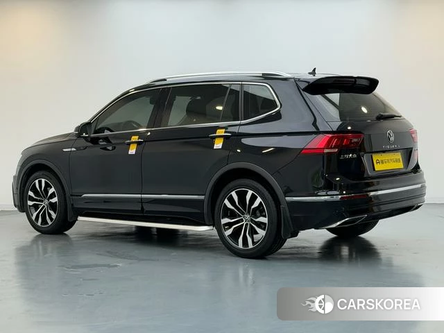 Volkswagen Tiguan L 2021 Черный из Китая, фото 2