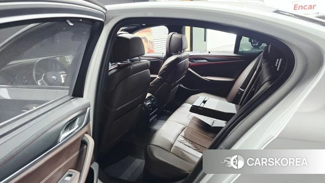 BMW 5 Series (G30) 2022 Белый из Кореи, фото 2