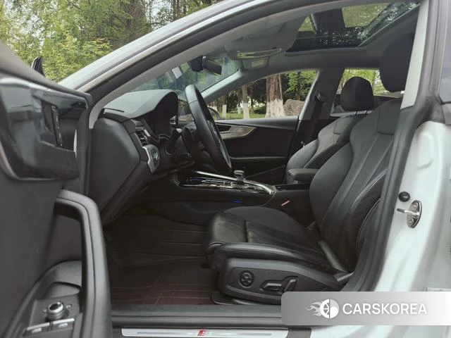 Audi A5 2022 Белый из Китая, фото 2