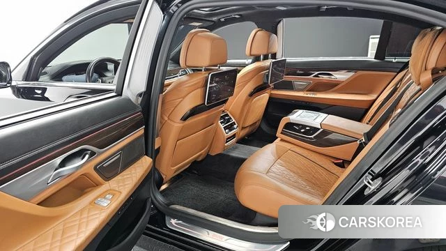BMW 7 Series (G11) 2020 Черный из Кореи, фото 2