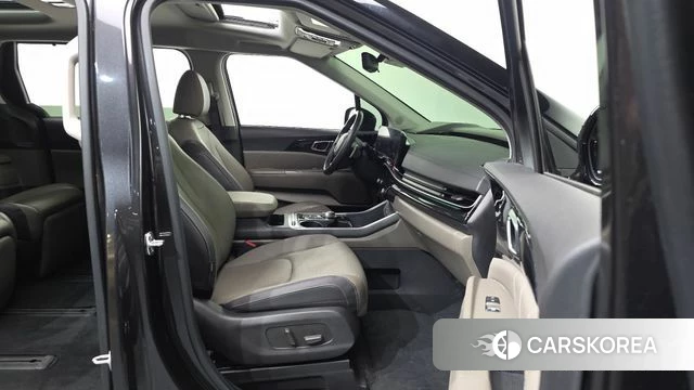 Kia The New Carnival 4th Generation 2024 Серый из Кореи, фото 2