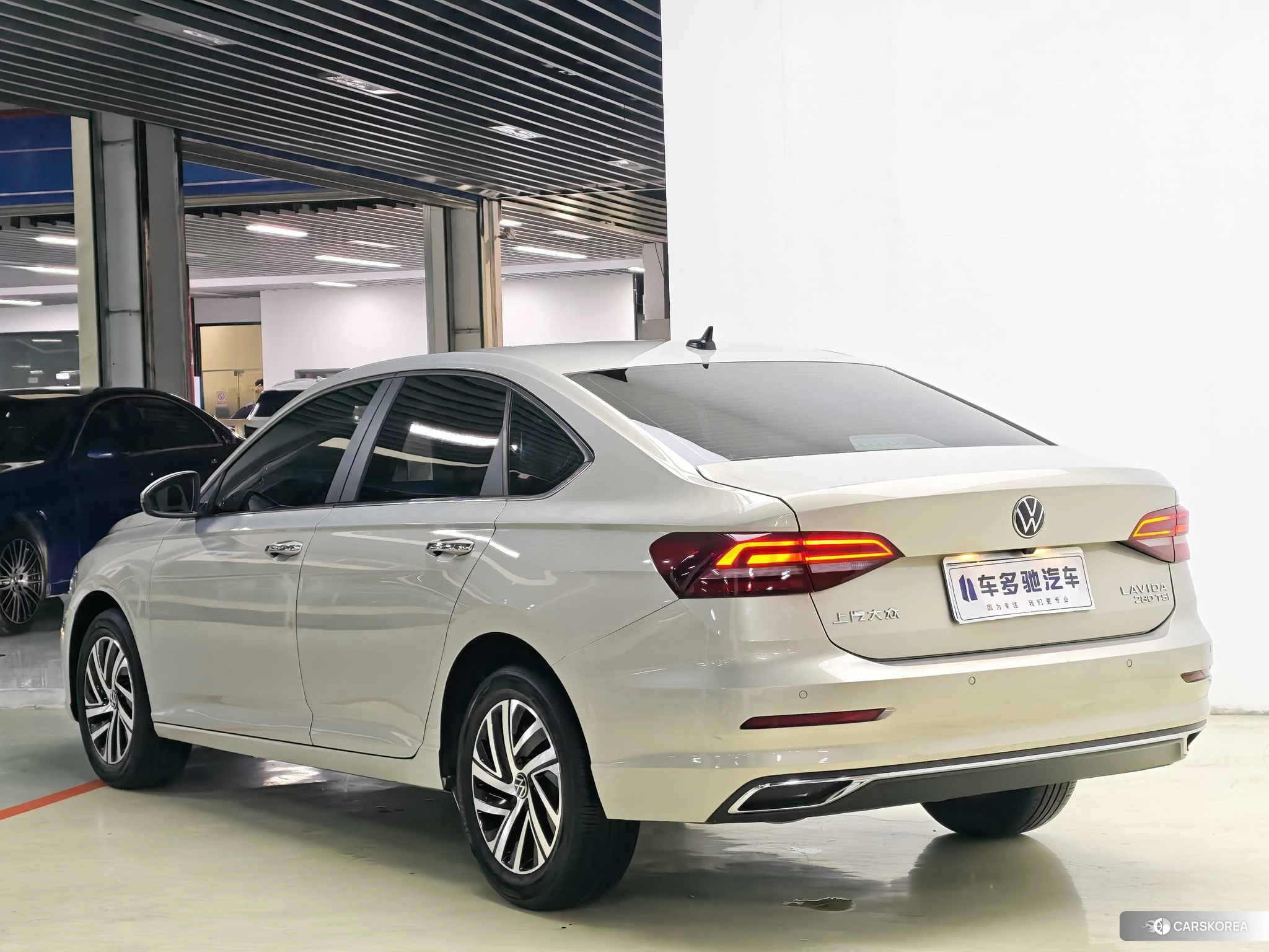 Volkswagen Lavida 2021 Шампань из Китая, фото 2