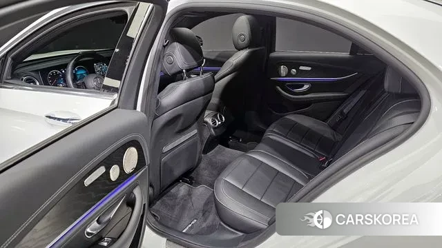 Mercedes-Benz E-Class W213 2022 Белый из Кореи, фото 2