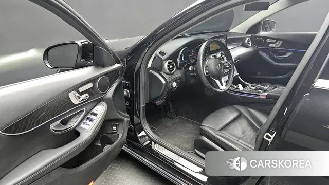 Mercedes-Benz C-Class W205 2018 Черный из Кореи, фото 2