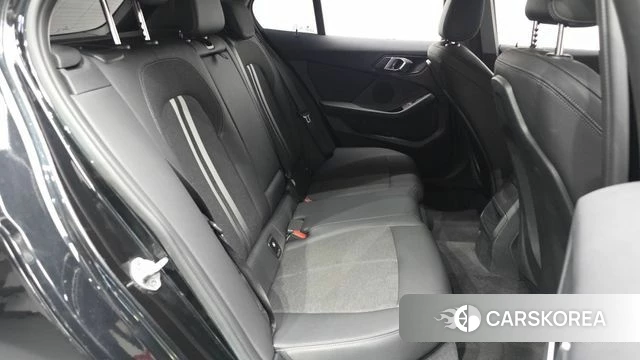 BMW 1 Series (F40) 2020 Черный из Кореи, фото 2