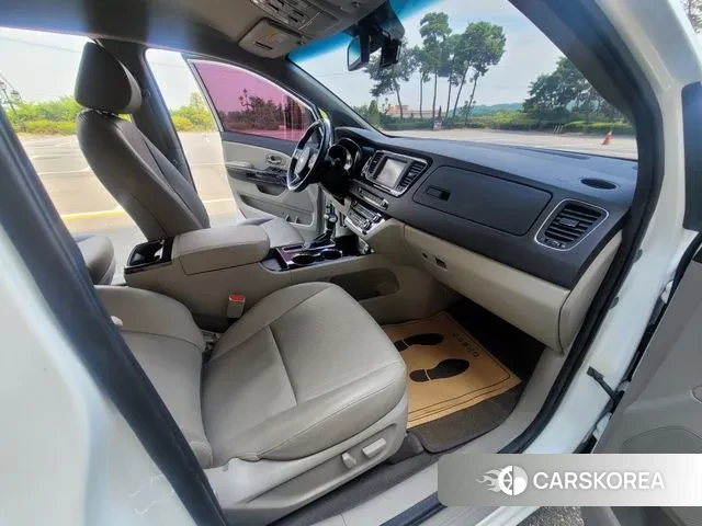 Kia The New Carnival 2019 Белый из Кореи, фото 2