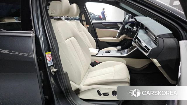 Audi A6 (C8) 2023 Серый из Кореи, фото 2