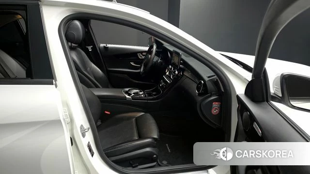 Mercedes-Benz C-Class W205 2018 Белый из Кореи, фото 2