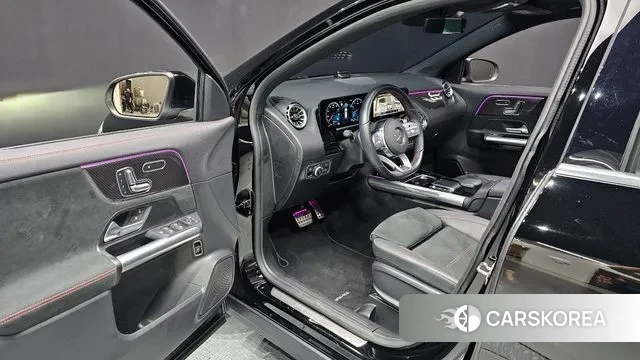 Mercedes-Benz GLA - Class H247 2023 Черный из Кореи, фото 2