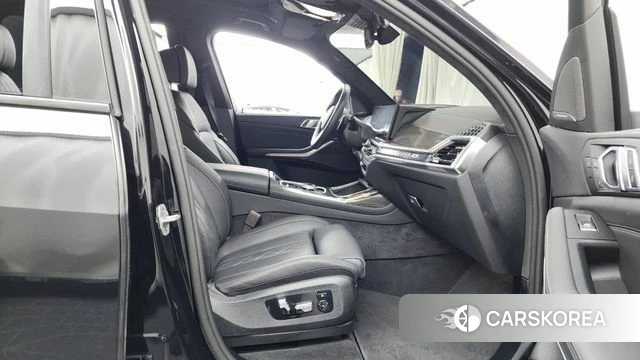 BMW X7 (G07) 2025 Черный из Кореи, фото 2