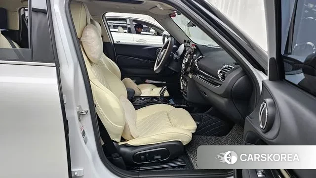 Mini Cooper Clubman 2024 Белый из Кореи, фото 2