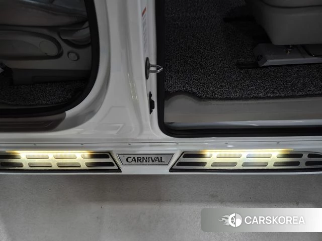 Kia The New Carnival 2019 Белый из Кореи, фото 2