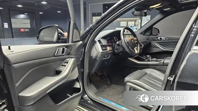 BMW X5 (G05) 2023 Черный из Кореи, фото 2