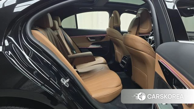 Mercedes-Benz E-Class W214 2025 Черный из Кореи, фото 2