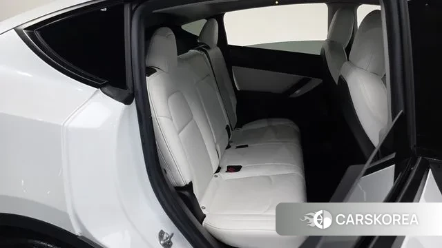 Tesla Model Y 2021 Белый из Кореи, фото 2