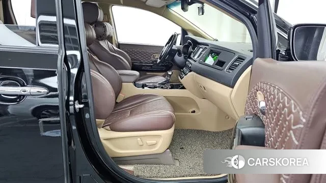 Kia The New Carnival 2019 Черный из Кореи, фото 2