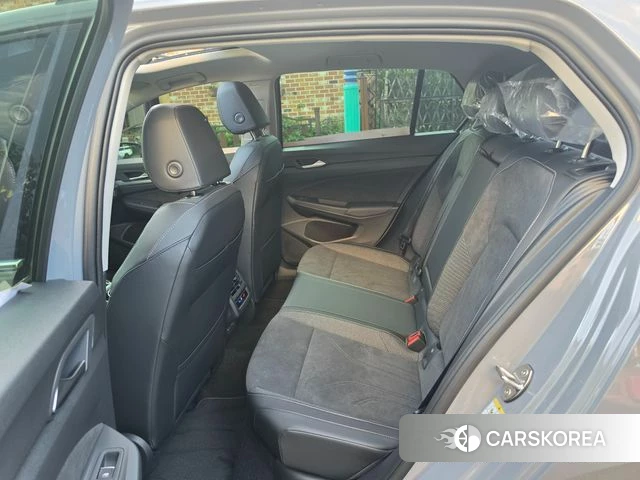 Volkswagen Golf 8th Generation 2026 Серебристо-серый из Кореи, фото 2