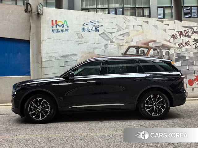 Lincoln Navigator 2023 Черный из Китая, фото 2