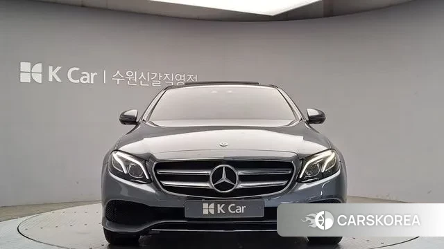 Mercedes-Benz E-Class W213 2018 Серый из Кореи, фото 2