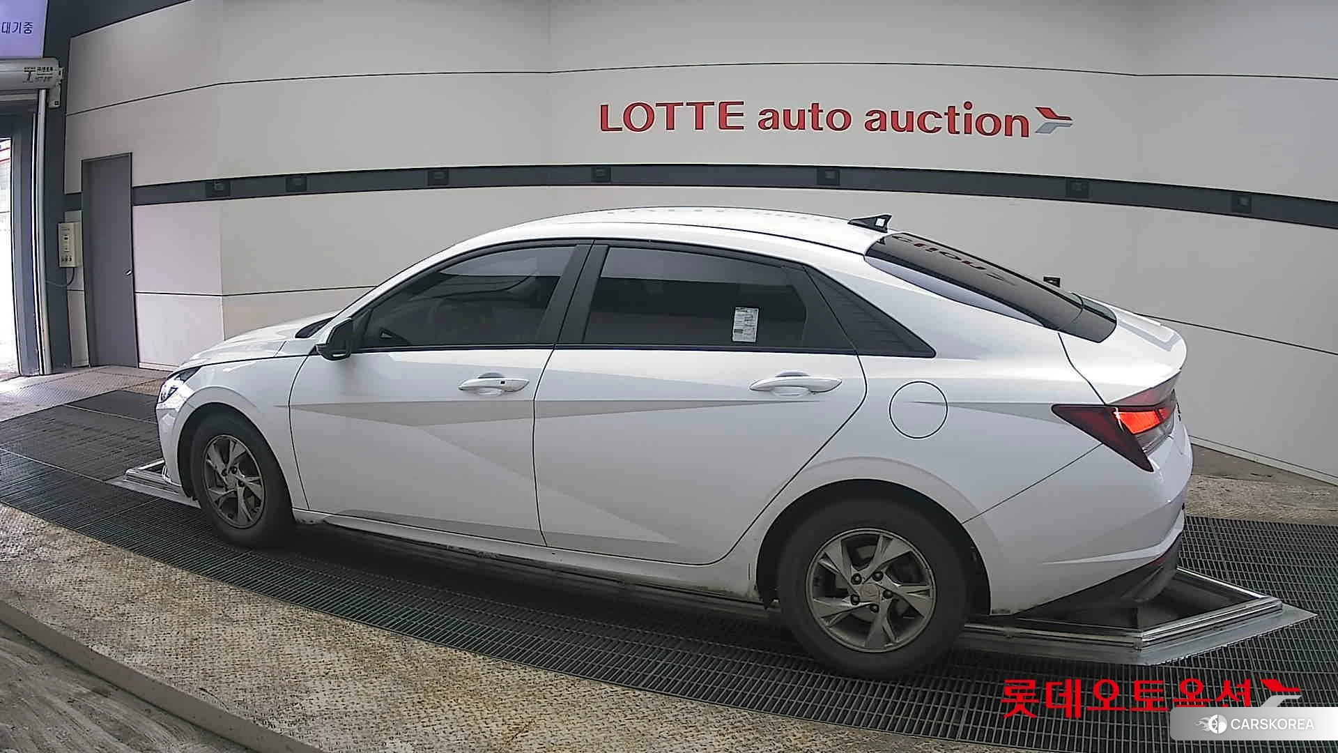 Hyundai Avante 2022 Белый из Кореи, фото 2