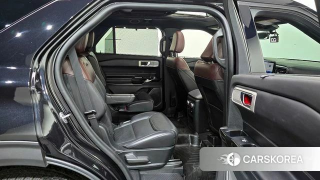Ford Explorer 6th Generation 2021 Черный из Кореи, фото 2