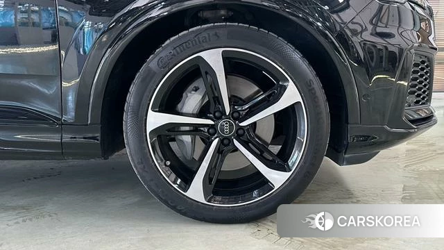 Audi Q7 2024 Черный из Китая, фото 2