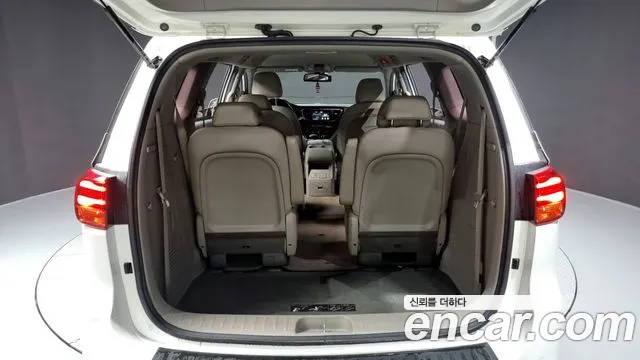 Kia The New Carnival 2019 Белый из Кореи, фото 2