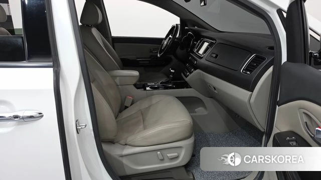 Kia The New Carnival 2018 Черный из Кореи, фото 2