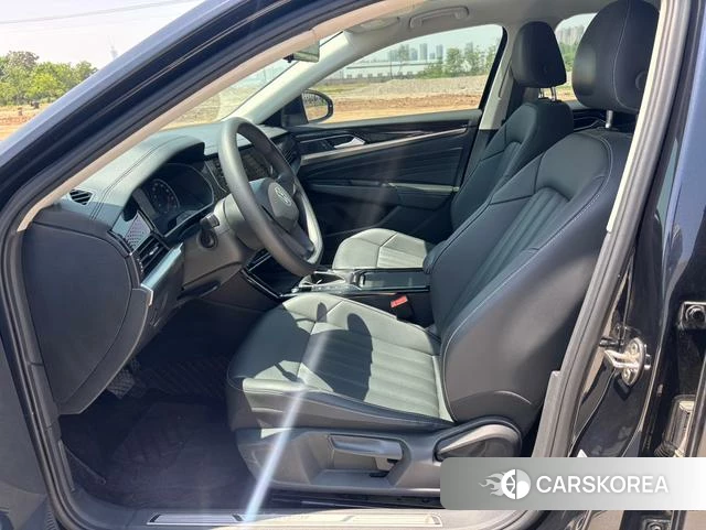 Volkswagen Passat PHEV 2022 Черный из Китая, фото 2