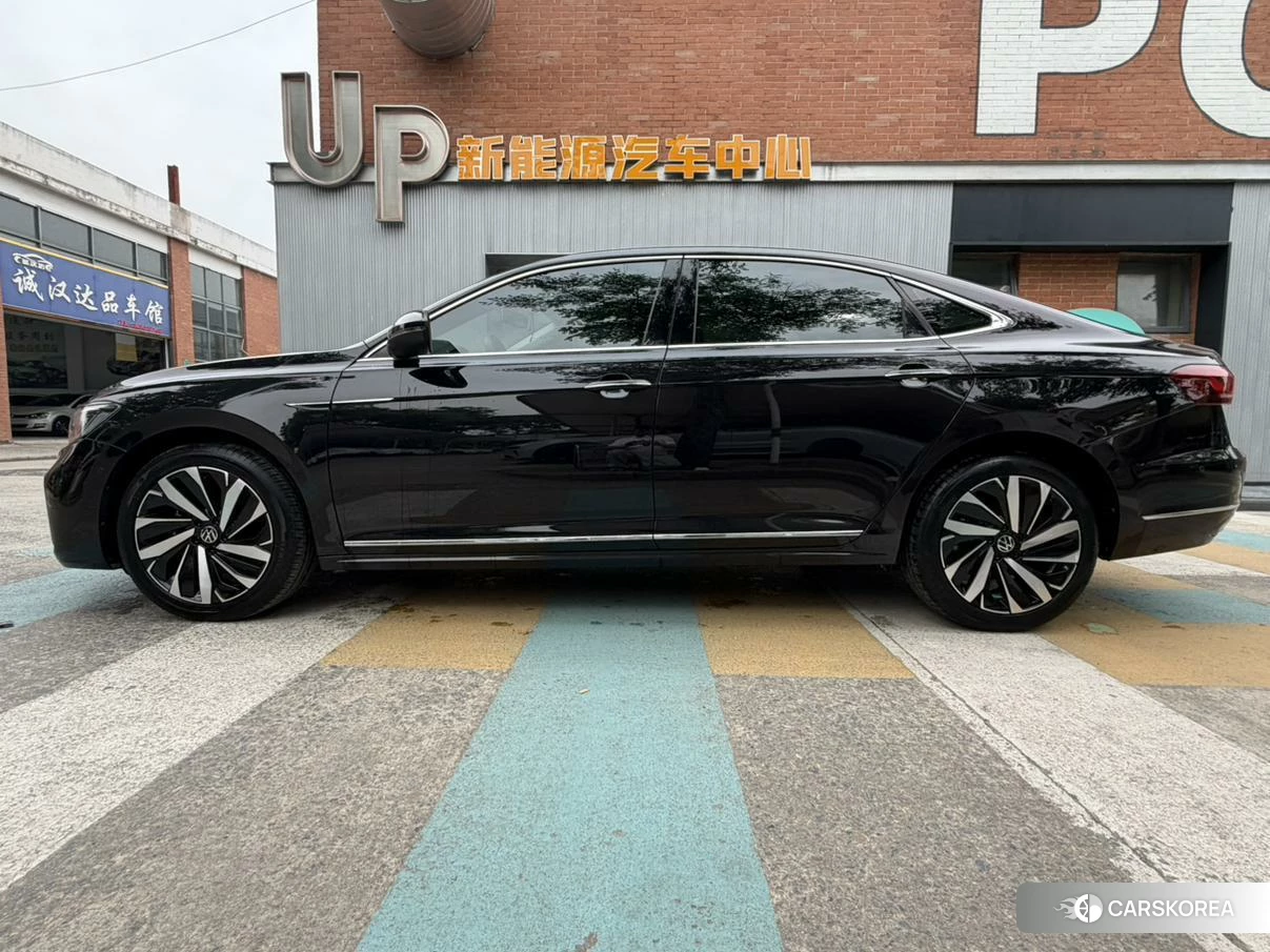 Volkswagen Passat 2021 Черный из Китая, фото 2