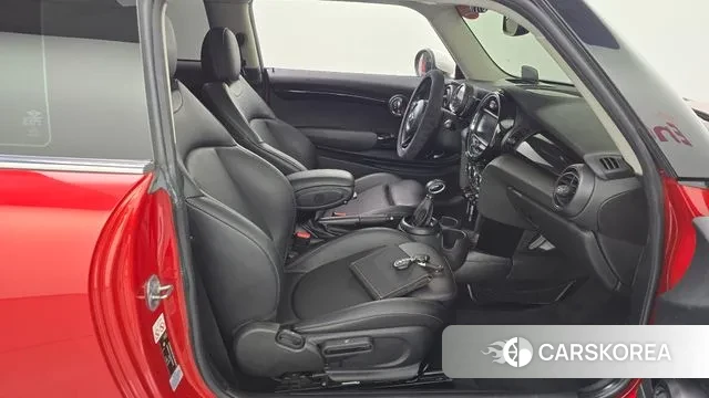 Mini Cooper 2018 Красный из Кореи, фото 2