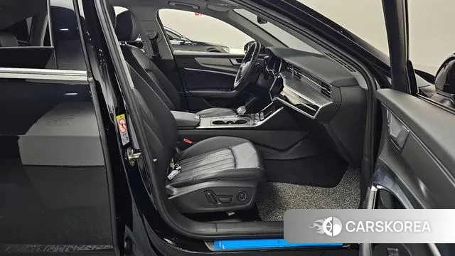 Audi A6 (C8) 2021 Черный из Кореи, фото 2