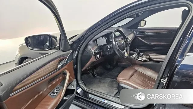 BMW 5 Series (G30) 2018 Синий из Кореи, фото 2